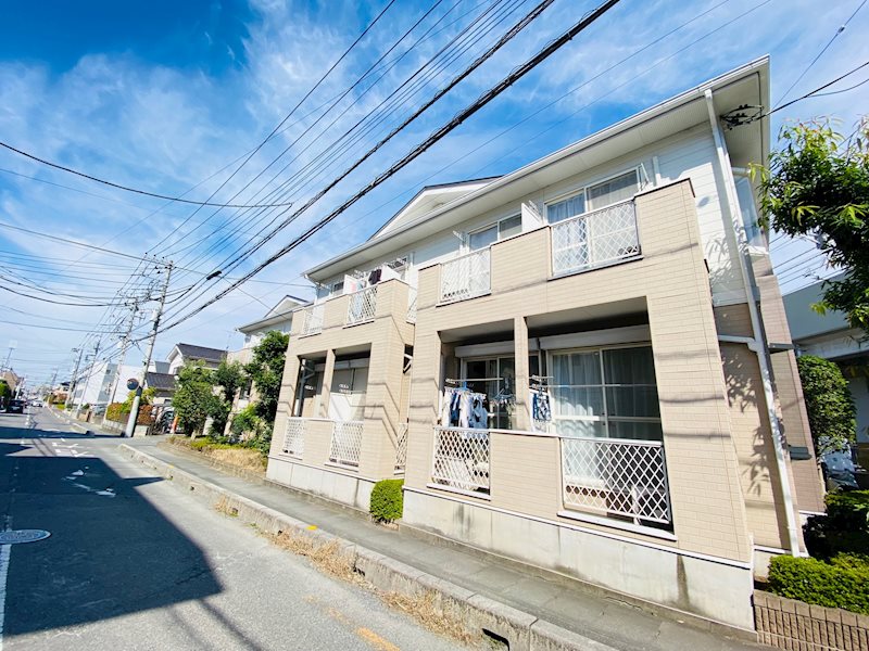 建物外観　越谷駅徒歩８分（６４０ｍ）