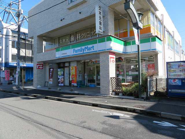 コンビニ　ファミリーマート（コンビニ）まで2037m