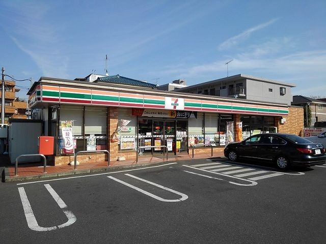 コンビニ　セブンイレブン（コンビニ）まで200m