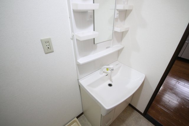 洗面設備　※同物件別号室の写真になります