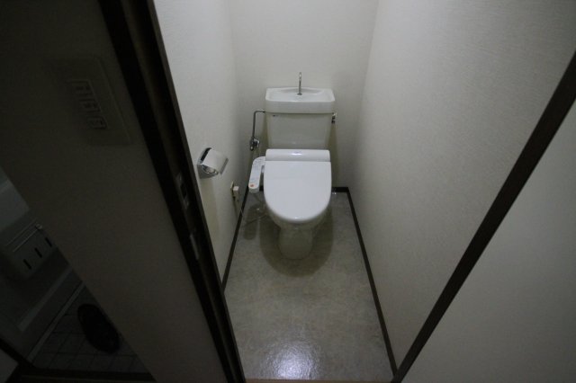 トイレ　※同物件別号室の写真になります