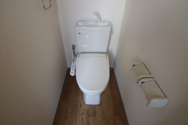 トイレ　※別室の参考写真の為、現況優先です。