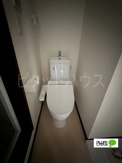 トイレ　温水洗浄便座