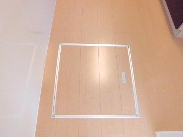 収納　キッチン　床下収納