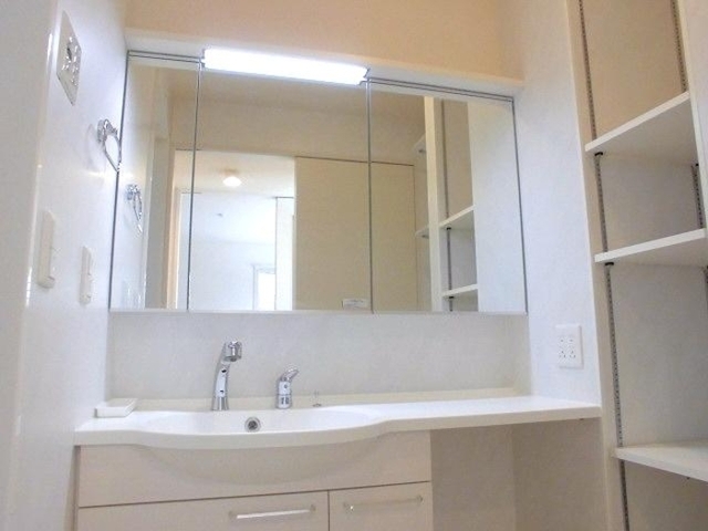 洗面設備　洗髪洗面化粧台