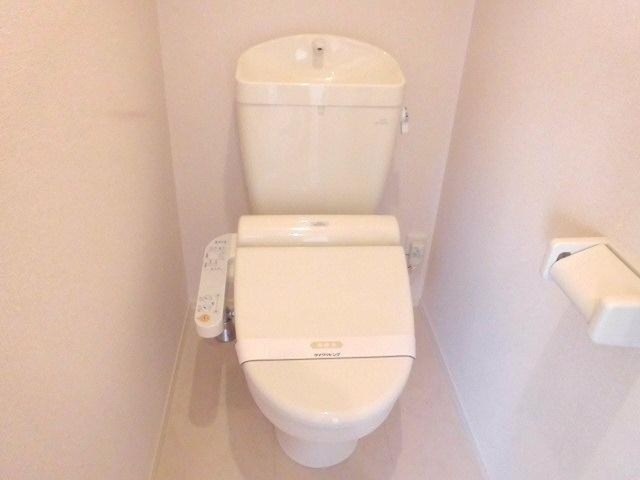 トイレ　温水洗浄暖房便座