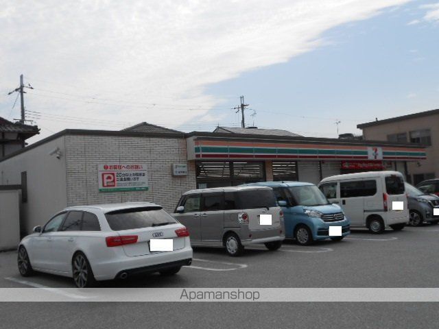 コンビニ　セブンイレブン平田小学校前店様（コンビニ）まで340m