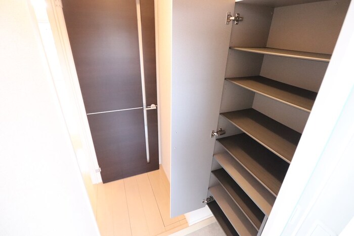 玄関　シューズボックスです