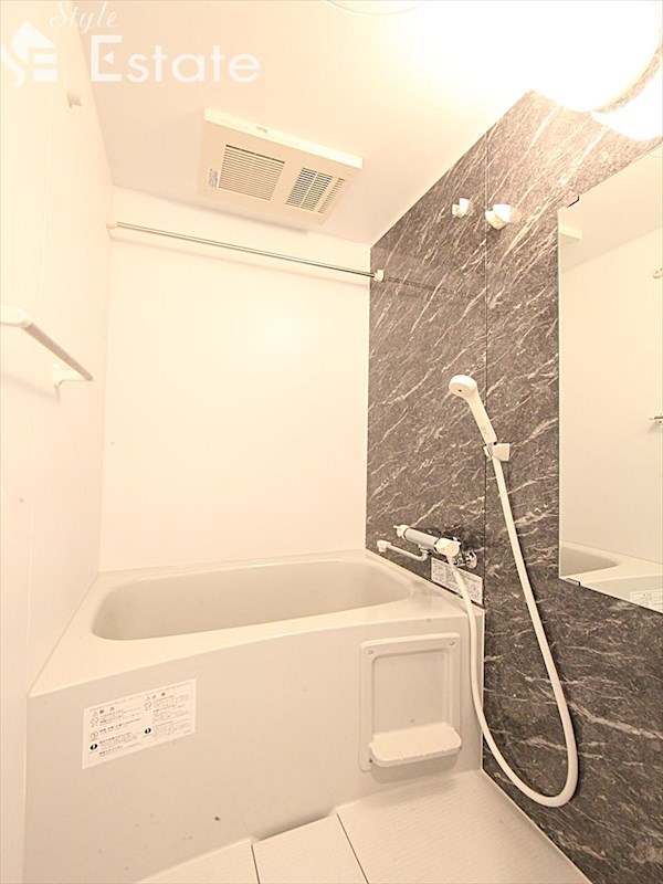 バス・シャワールーム　バスルーム