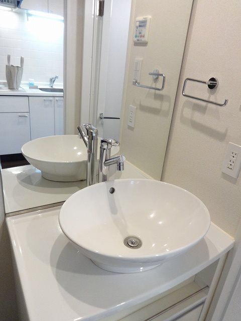 洗面設備　※反転タイプ参考画像