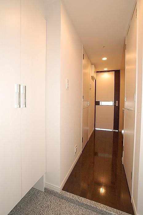 玄関　※反転タイプ参考画像