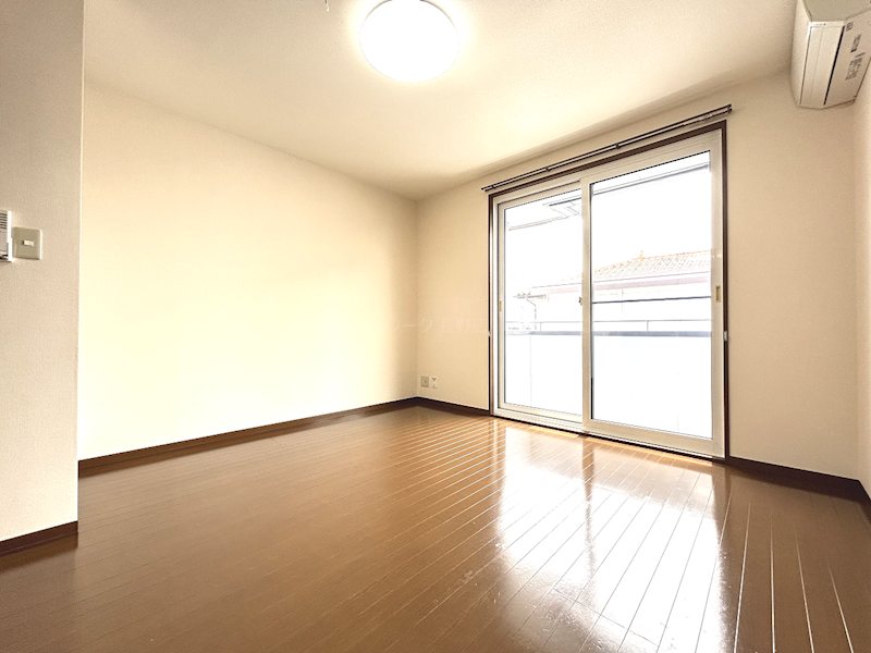 居室・リビング　写真は201号室です（参考）