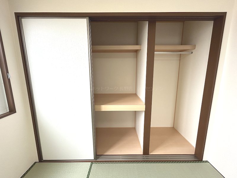 収納　写真は201号室です（参考）