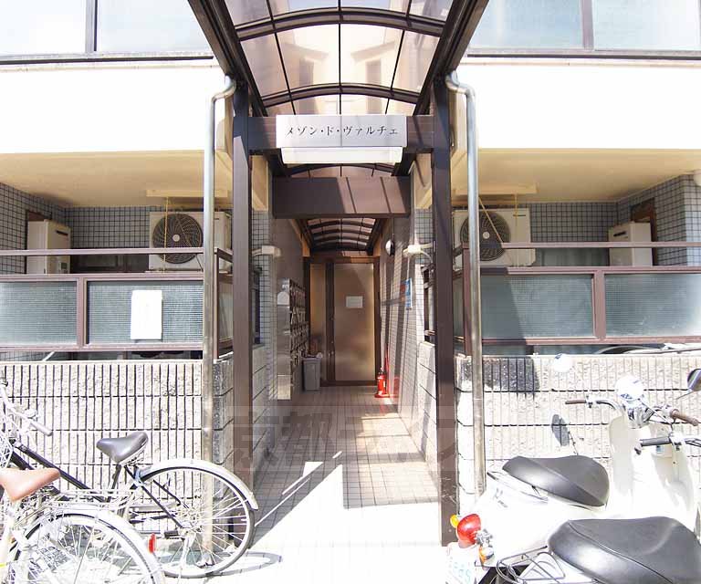 エントランス　建物入り口です。