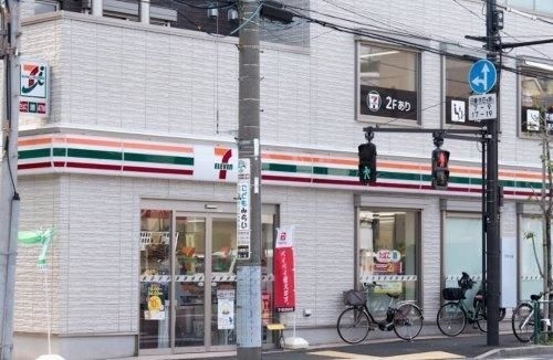 コンビニ　セブンイレブン江東西大島駅西店（コンビニ）まで181m