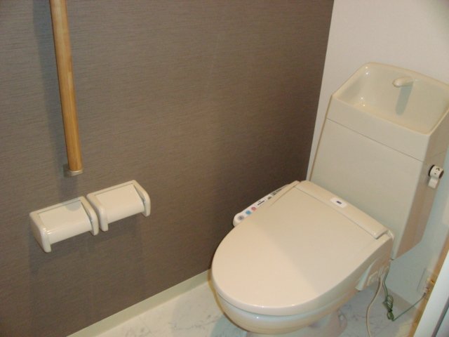 トイレ　シャワー付トイレ