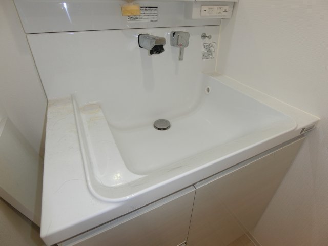 洗面設備　他のお部屋の参考写真となります。