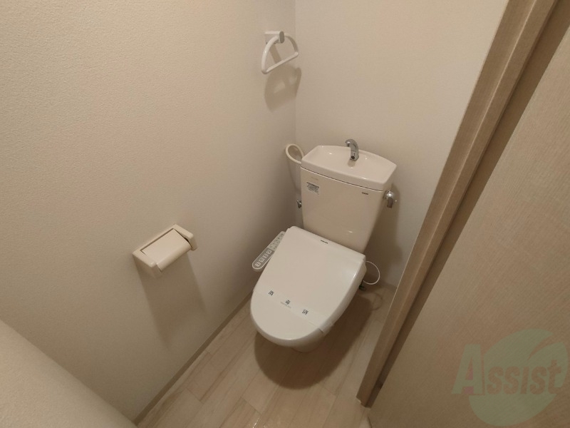 トイレ　トイレです。ウォシュレット付を探している方、おすすめです。