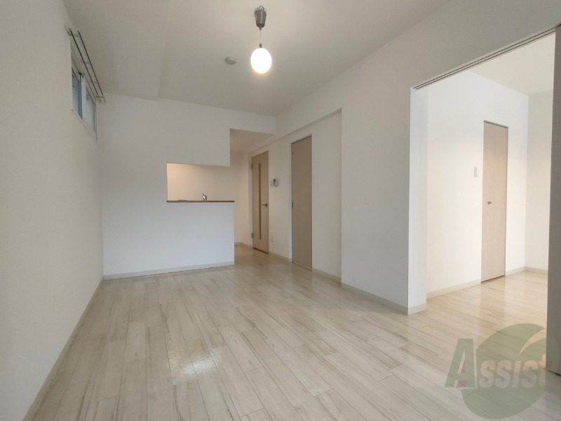 居室・リビング　広くてきれいなリビングです！快適に過ごせそうですね。