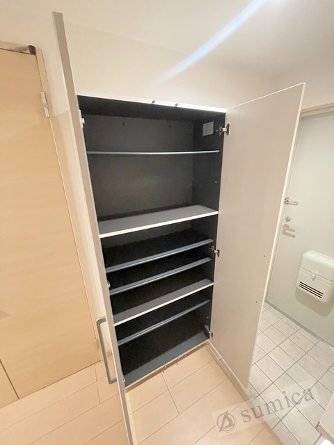 玄関　たくさんの靴を収納可能です♪♪