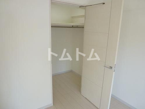 収納　ウォークインクローゼットたっぷり収納出来ます