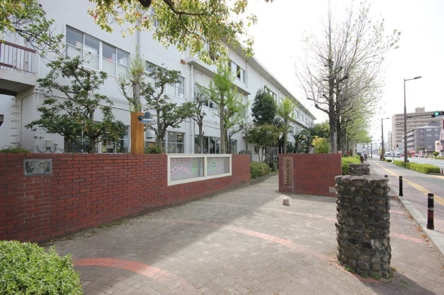 小学校　徳島市立福島小学校（小学校）まで770m