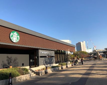 飲食店　スターバックスコーヒー大阪城公園森ノ宮店（飲食店）まで372m