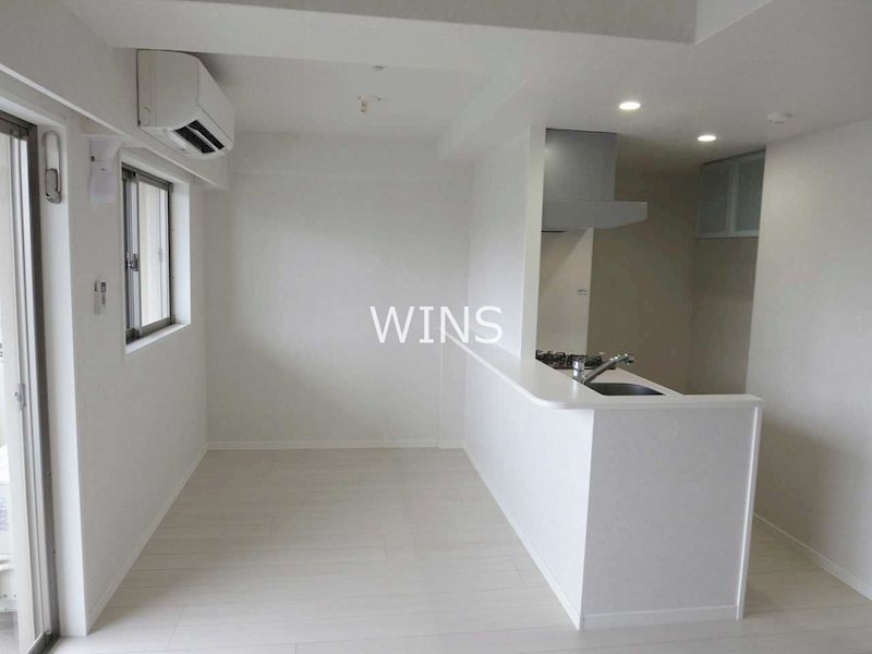 居室・リビング　※別部屋参考写真です。