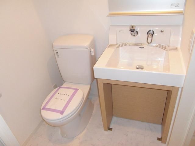 トイレ　トイレ・独立洗面台