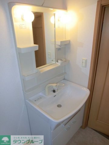 洗面設備　嬉しい独立洗面台です