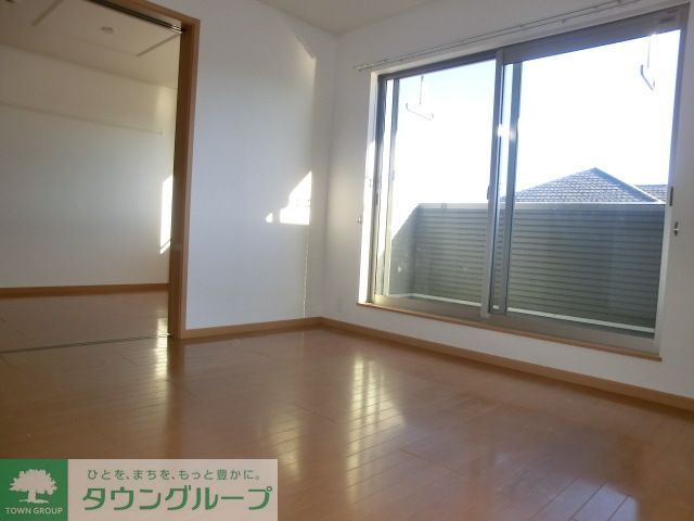 居室・リビング　日当りのよいお部屋です