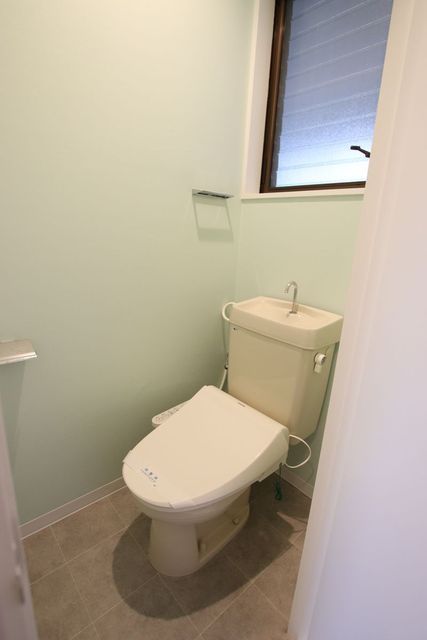 トイレ　温水洗浄便座