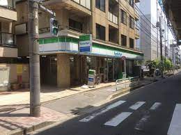 コンビニ　ファミリーマート用賀二丁目店（コンビニ）まで138m