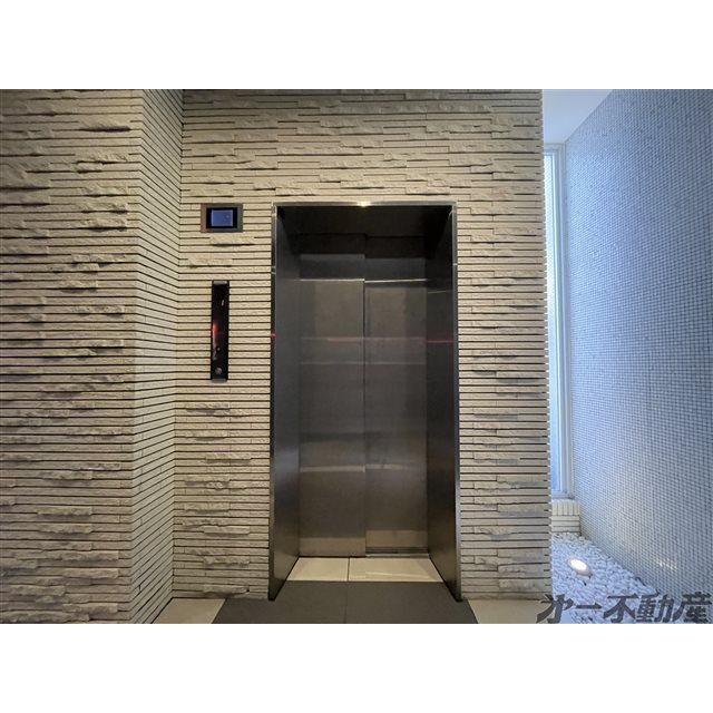 ロビー　エレベーター