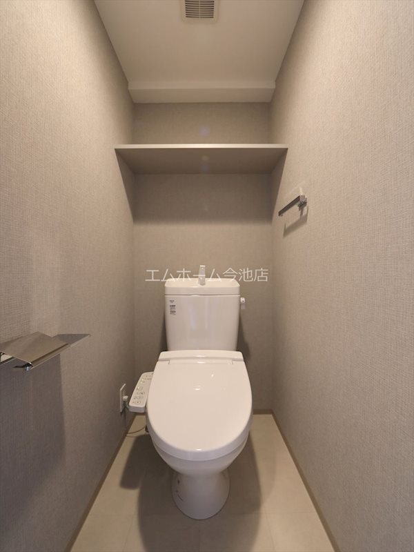 トイレ　温水洗浄便座付トイレ