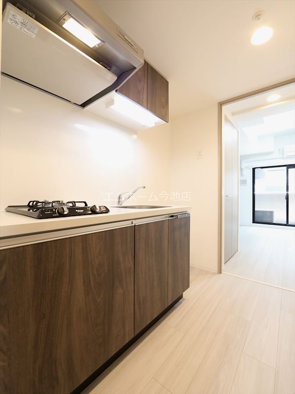 キッチン　システムキッチン（ガス2口コンロ付）