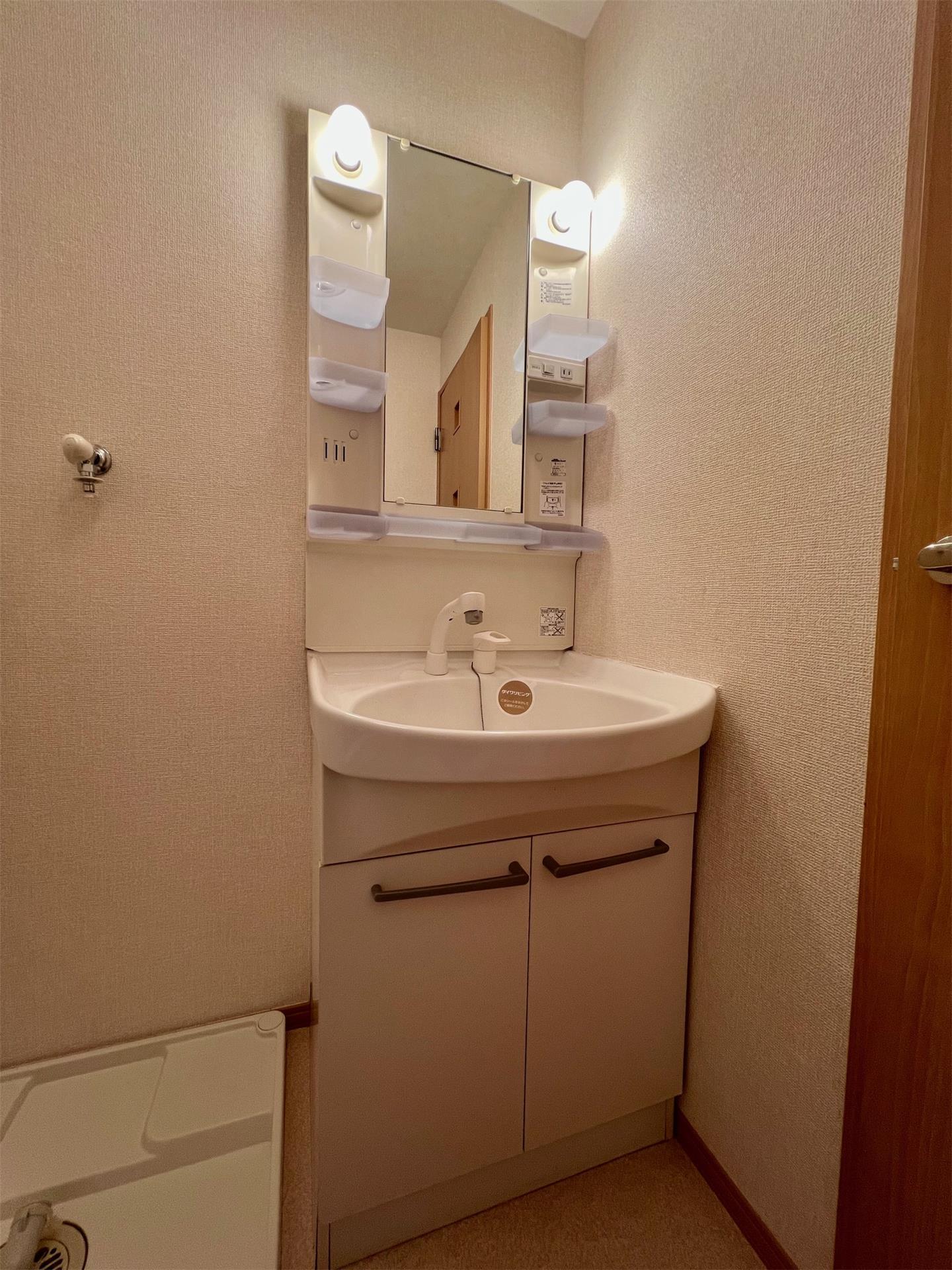 洗面設備　同タイプ室内（反転タイプ）