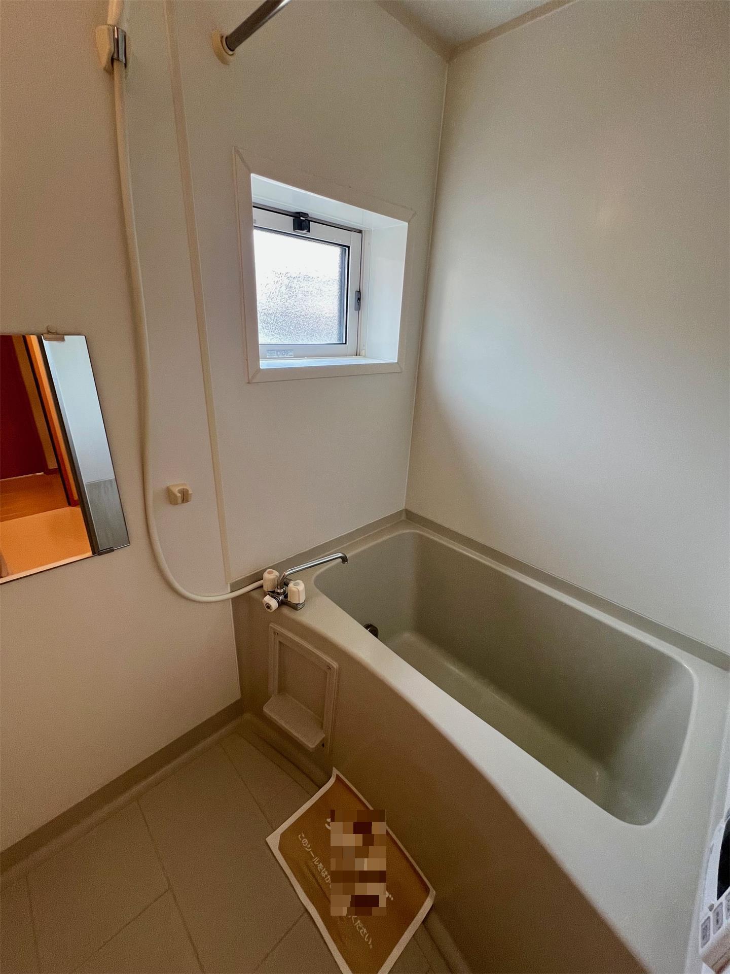 バス・シャワールーム　同タイプ室内（反転タイプ）