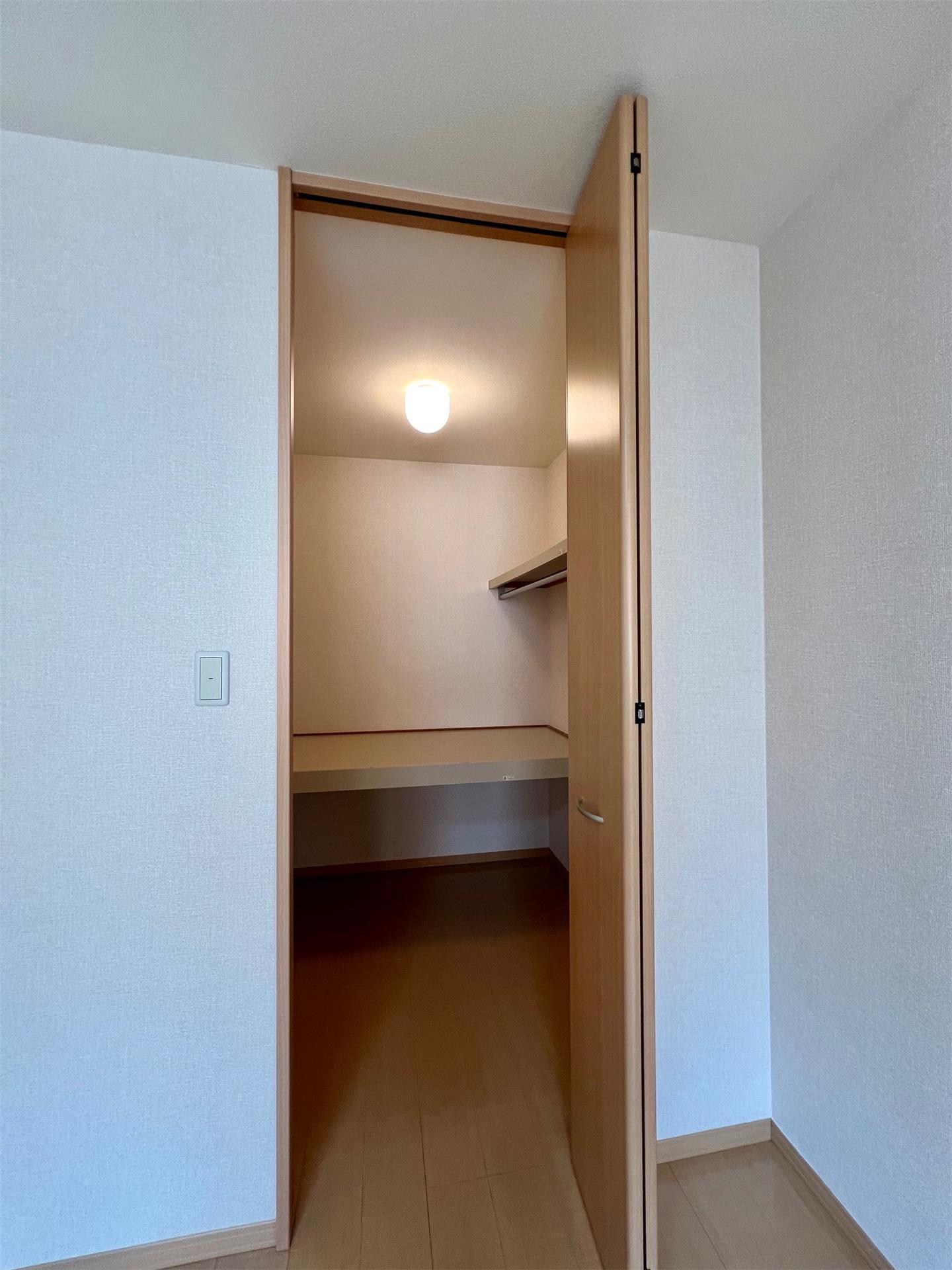 収納　同タイプ室内（反転タイプ）