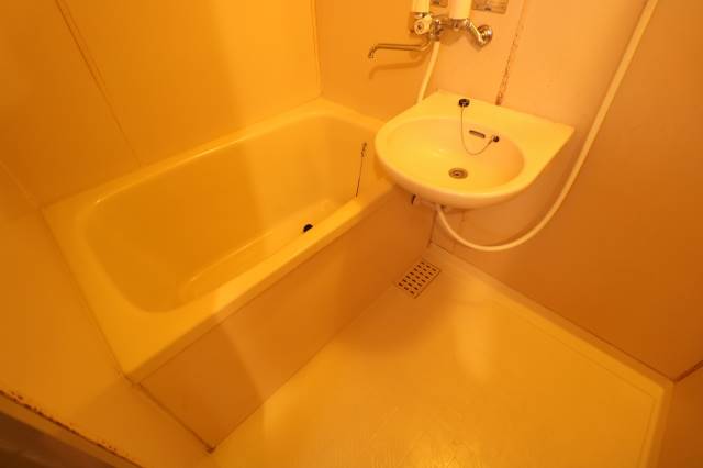 バス・シャワールーム　清潔感のある浴室♪