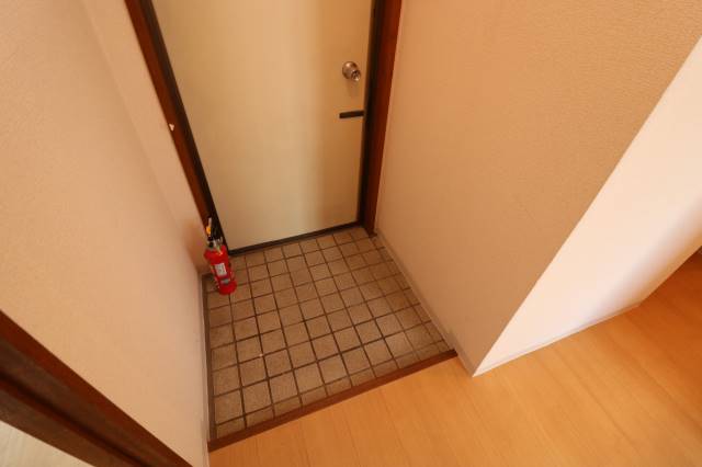 玄関　シューズボックスあります♪