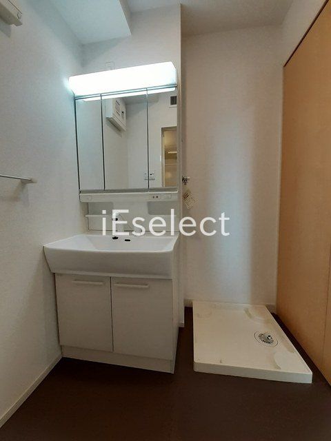 洗面設備　身支度らくらくシャンプードレッサー！