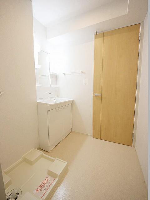 洗面設備　洗髪洗面化粧台・洗濯機置場