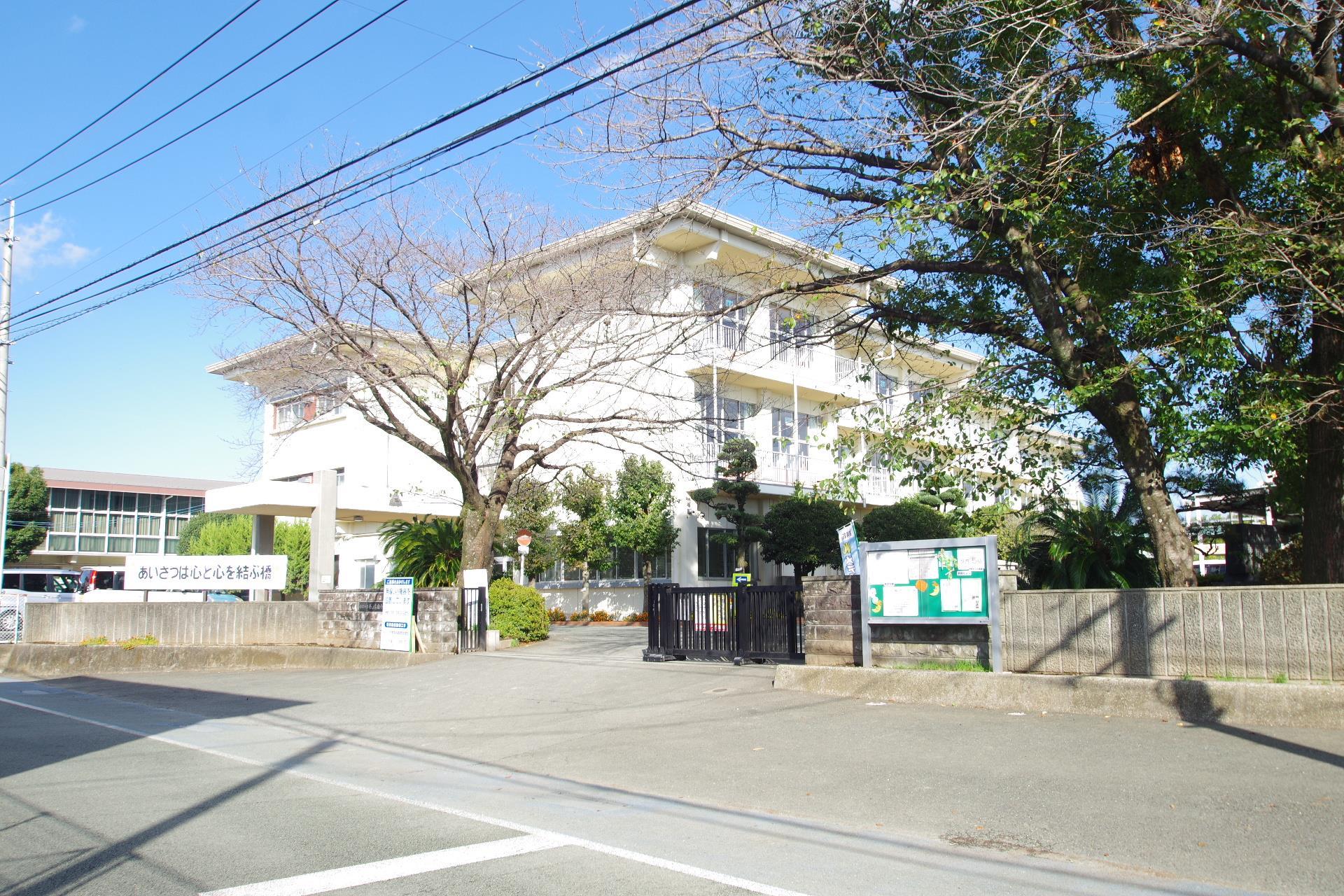 小学校　合志市立西合志南小学校（小学校）まで1335m