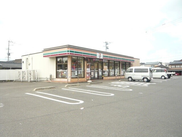 コンビニ　セブンイレブン武雄北方町店（コンビニ）まで592m