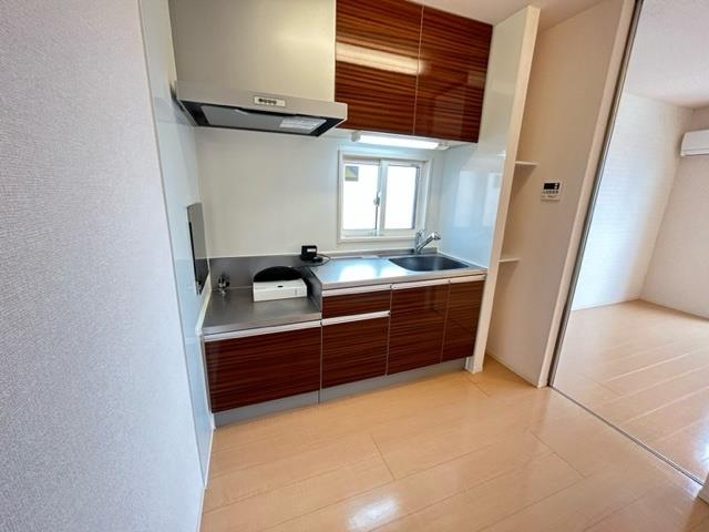 キッチン　同タイプの別部屋の写真です