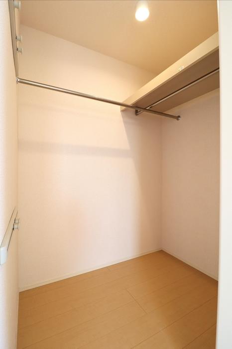 収納　同タイプの別部屋の写真です
