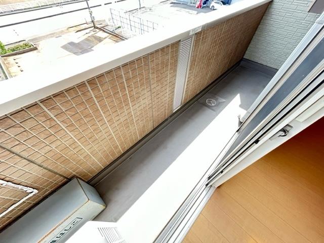 バルコニー　同タイプの別部屋の写真です