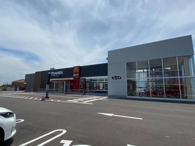 飲食店　マクドナルド上越店（飲食店）まで360m