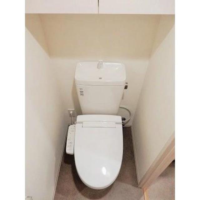 トイレ　※写真は同タイプ住戸です。